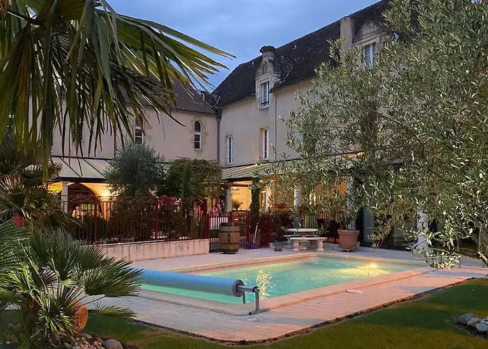 Logis Hostellerie Des Ducs Duras photo