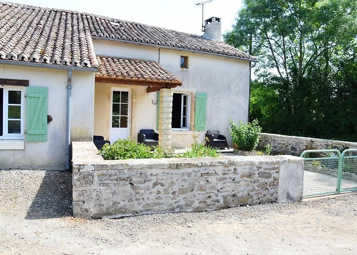 Maison Charismatique A Saint-Germier Avec Jardin Cloture. photo
