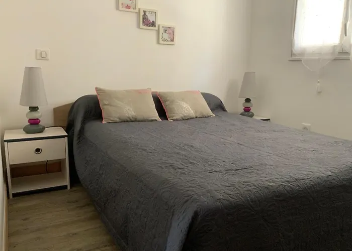 La Pte Maison 3 Place Elie Lacoste Apartment Montignac-Lascaux photo