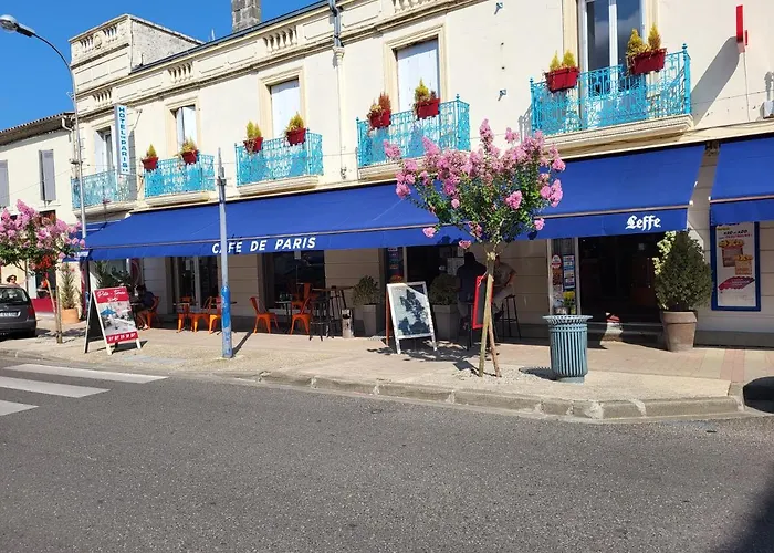Cafe De Paris Hotel Lesparre-Medoc photo