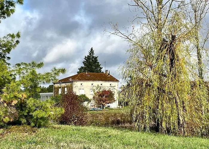Domaine Familial, Nature Et Piscine Aiguillon φωτογραφία