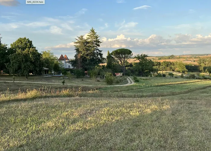 Photo de DOMAINE DES PEYRIES - Chambres et table d'hôtes Saint-Barthelemy-d'Agenais