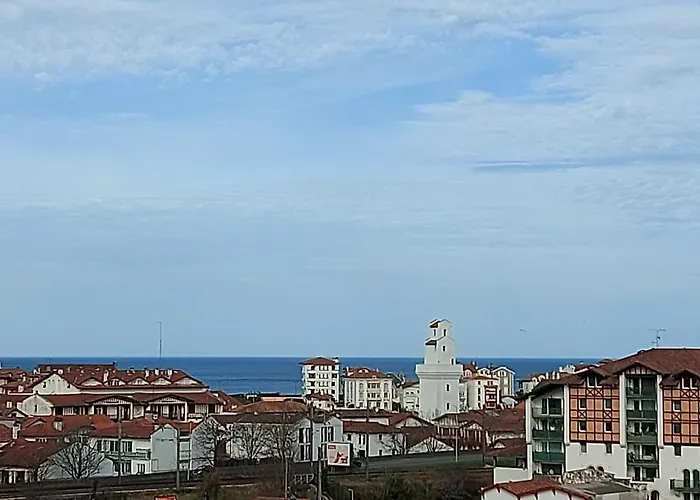 Photo de Vacances Tout A Pied! Vue Montagne, Echappee Ocean, Pour 5 Personnes Ciboure