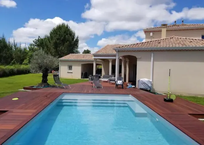 صورة Mazerolles  Villa En Bordure De Foret Piscine Sans Vis-A-Vis