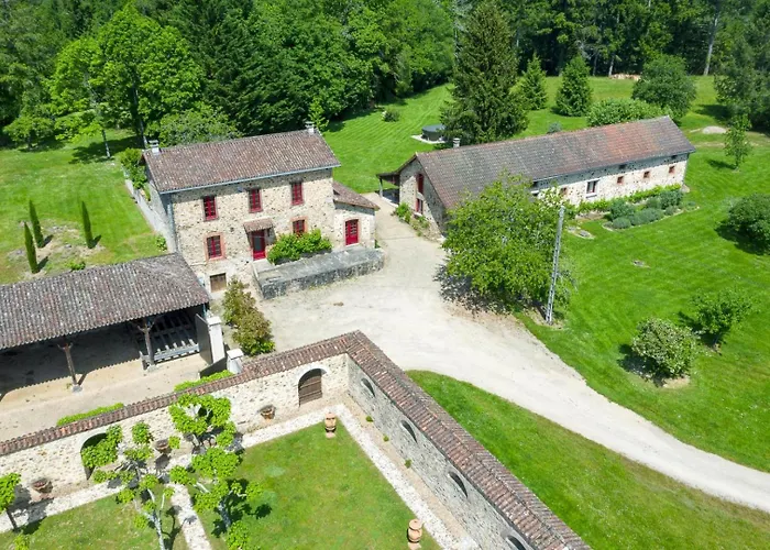 Gite Domaine De Vieillecour : Maison Avec Piscine Et Salle De Jeux Privees En Perigord Vert Pour 6 Villa Saint-Pierre-de-Frugie foto