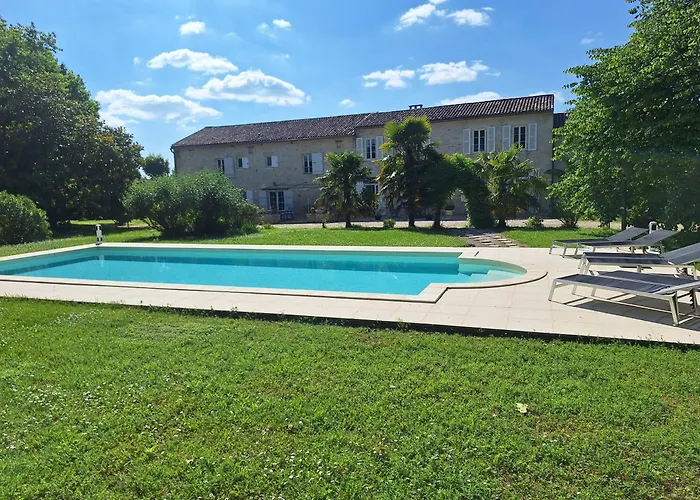 Domaine Du Papillon Bed & Breakfast Lesparre-Medoc photo