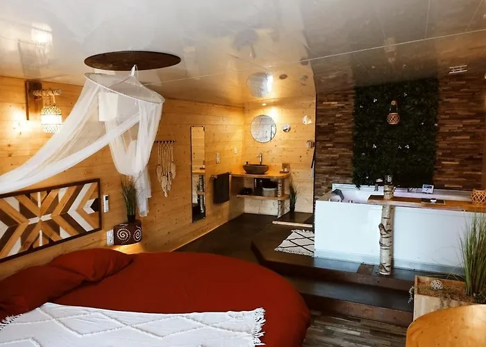 L'Idylle Moment De Detente Nay  photo