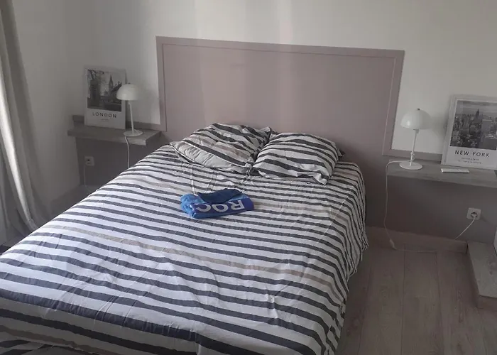 fotos do Chambre Avec Salle De Bain Et Wc Prives Montayral