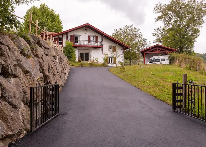 Villa A Isturits Avec Piscineの写真