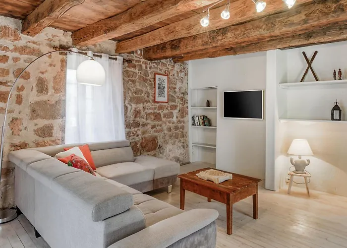 Beautiful Holiday Home With Pool In Teillots φωτογραφία