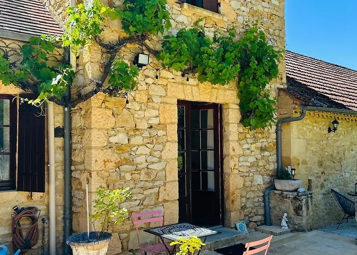 صورة Laugerie Basse Gites Charming Pigeonnier Gite Berbiguieres