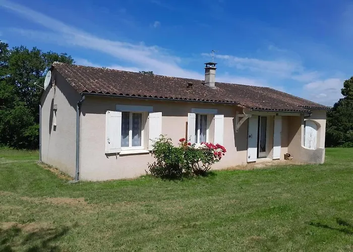 fotos do Jolie maison à la campagne avec Spa et piscine Bussac 