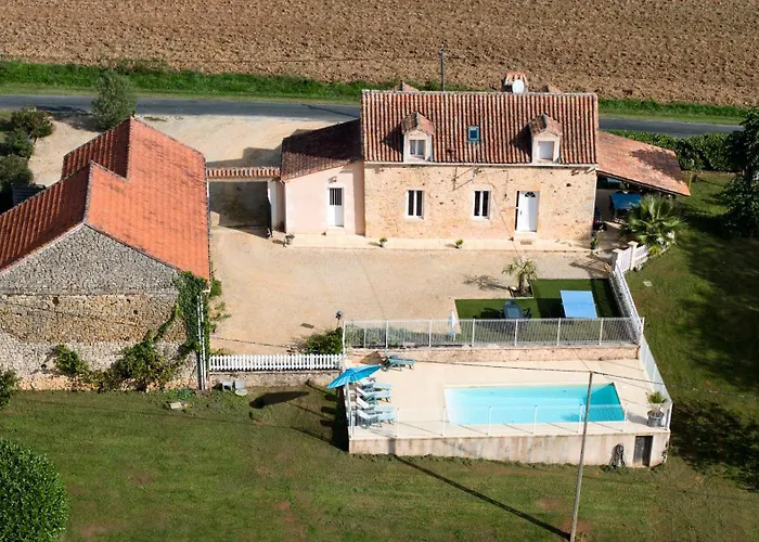 foto di Maison De Vacances Avec Piscine Loubejac