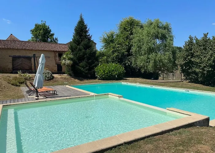 Gites Ostal De Marcillac Avec Piscine - Le Pigeonnier Capelou képek