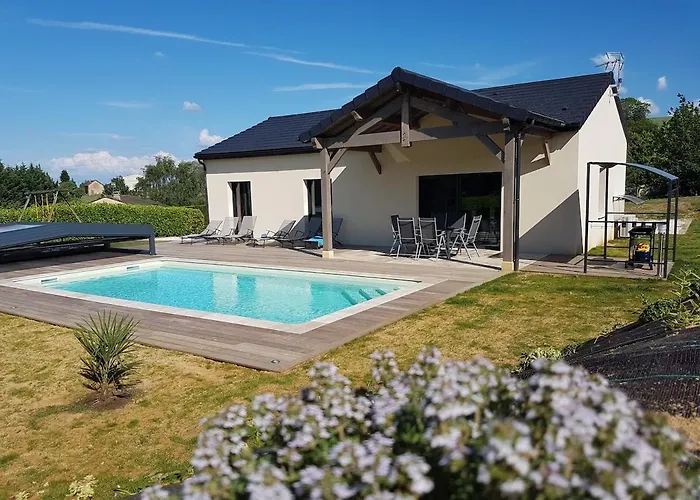 New House With Covered And Warmed Swimming Pool Proissans 사진