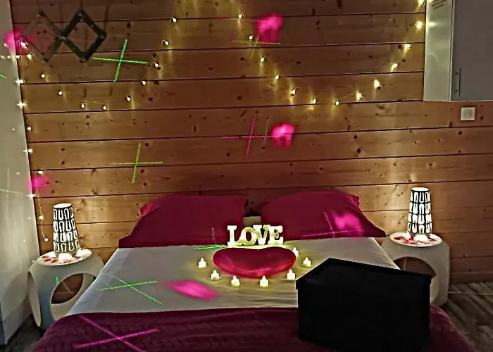 Photo de Gîte romantique ambiance Love Room entre Bordeaux et Lacanau océan Brach