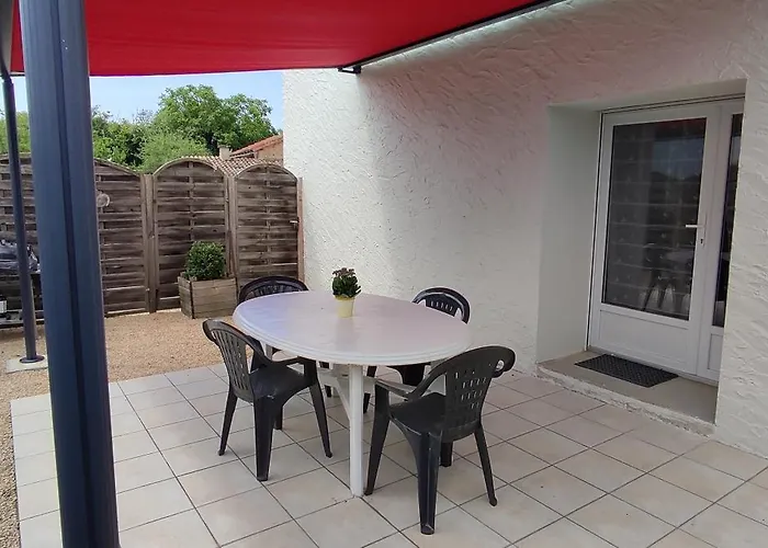 fotos do Gite De La Petite Fosse Aux Loups Sainte-Radegonde 