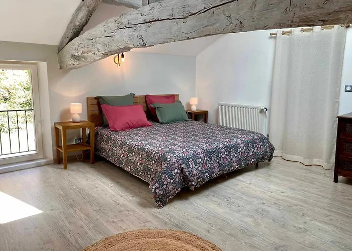 Le Chant Des Loriots Bajamont fotoğrafı