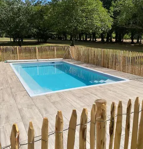 Le Chai De Peyssard, Piscine Chauffee. Château-lʼÉvêque 사진