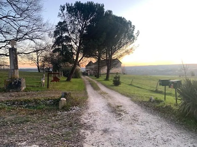 Photo de Piovit Cottage Mareuil-sur-Belle