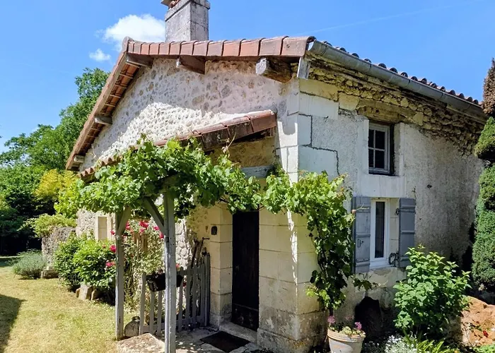 صورة La Maisonnette Du Soleil Couchant En Perigord La Gonterie-Boulouneix