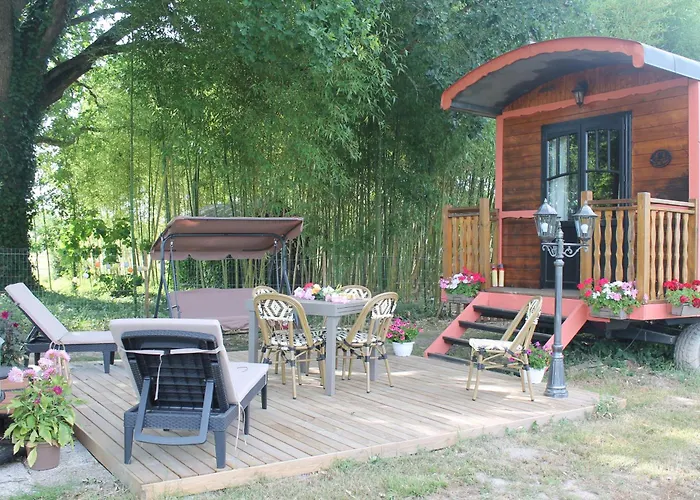 Roulotte De Charme Avec Jacuzzi Prive Hotell Beaupouyet foto