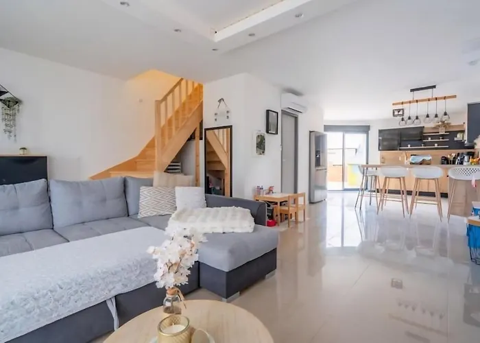 صورة Modern House With Heated Pool, Bbq & Air Conditioning Castelnau-de-Médoc