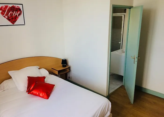 Hotel La Renaissance Rouffignac Saint-Cernin photo
