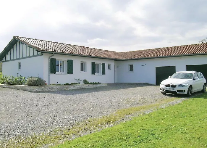 Four-Bedroom Holiday Home In Aicirits Camou Suhast fotorgafie