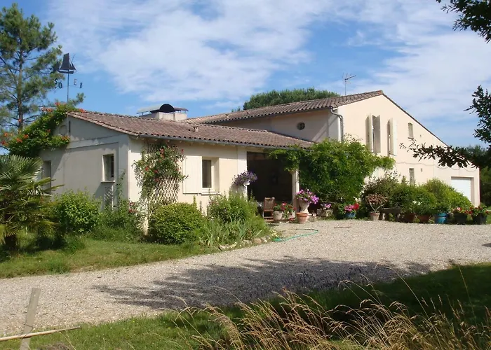 fotos do Agacey Acomodação com café da manhã Le Taillan-Médoc