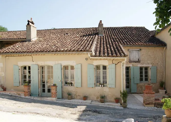 Фото Gite Saint Roch Manzac-sur-Vern