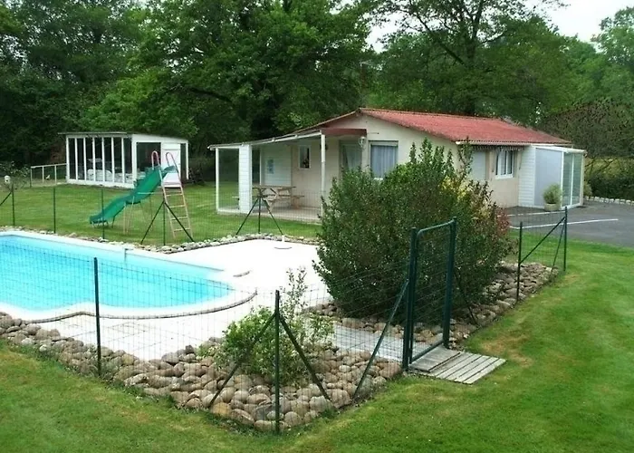 House Les Ecureuils 7 호텔 Theze  사진